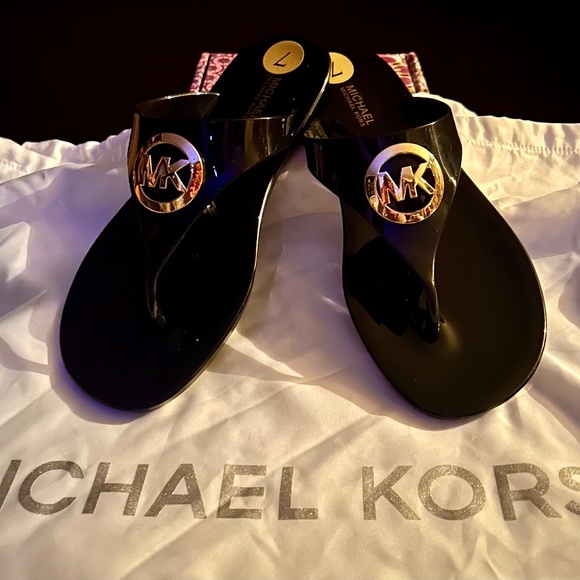 Women MK Michael Kors Lillie Jelly Thong Flat Slide Sandals PVC Black - Picture 1 of 4